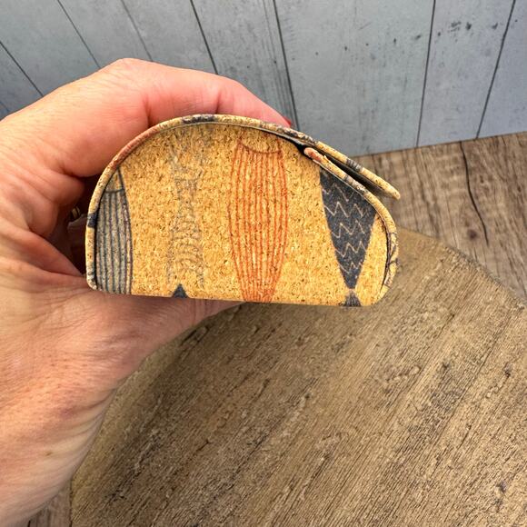 Cork Sunglasses Case Fish Hard Shell Brown Sunglasses Holder NEW FAST SHIP - Picture 3 of 3